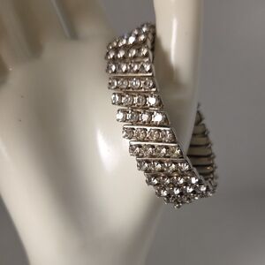 Elegant Vintage Silver Rhinestone Expandable Bracelet